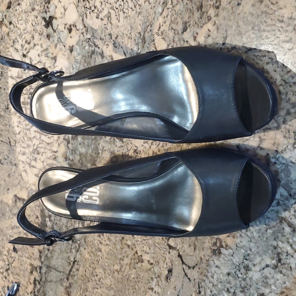 9 & CO.* Heels - Picture 2 of 7